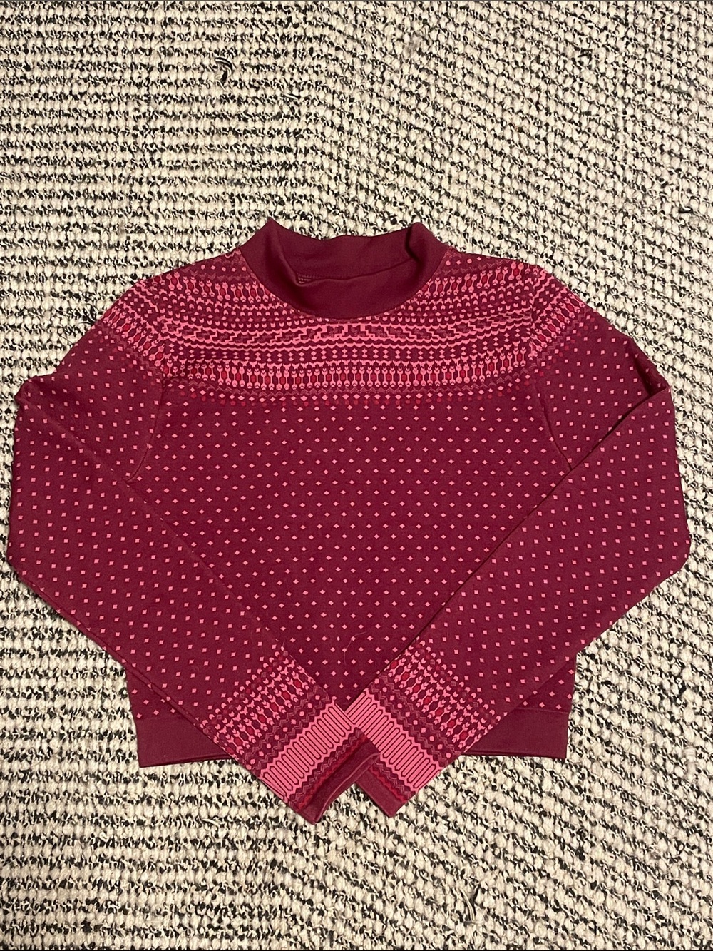 EUC Fabletics Holly Seamless Mock Neck Long Sleeve Top Merlot Fair Isle - Large